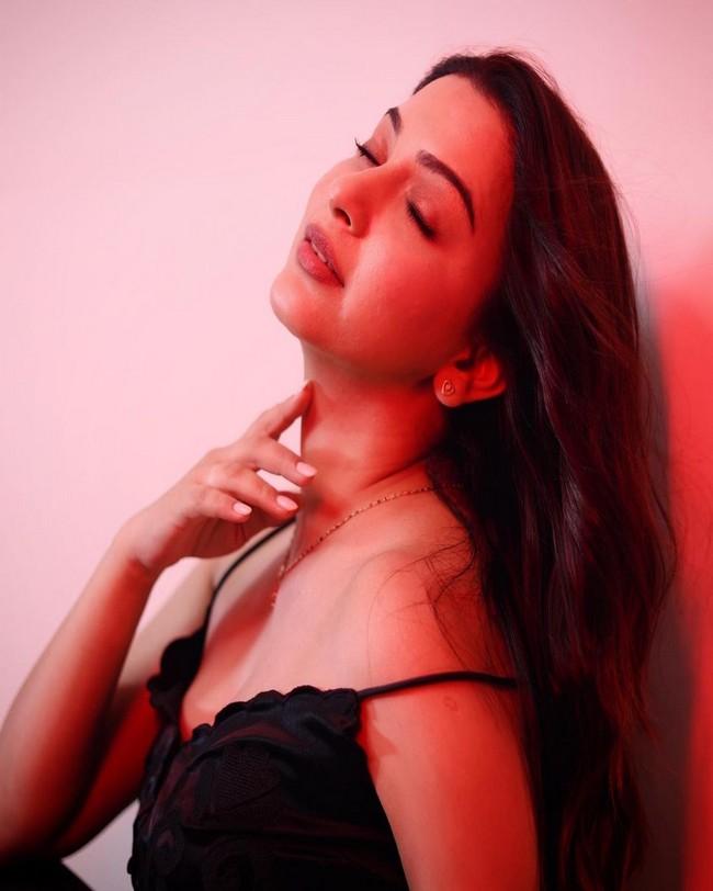 ESSHANYA MAHESHWARI 12