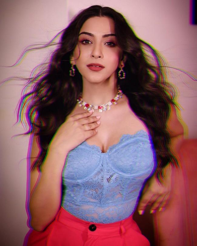 ESSHANYA MAHESHWARI 7