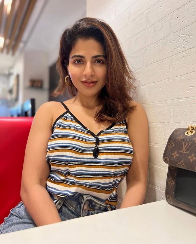 Iswarya Menon 9