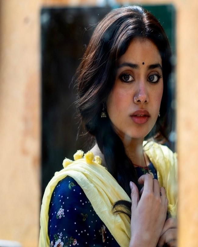 Janhvi Kapoor 12