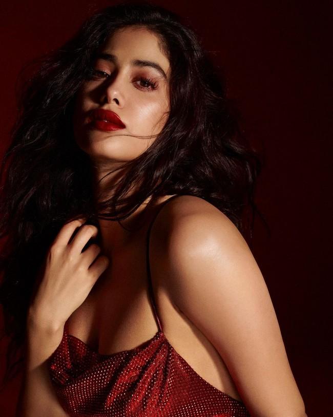 Janhvi Kapoor 7