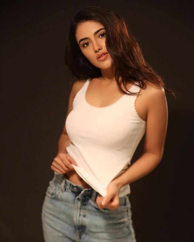 Malvika Sharma 10