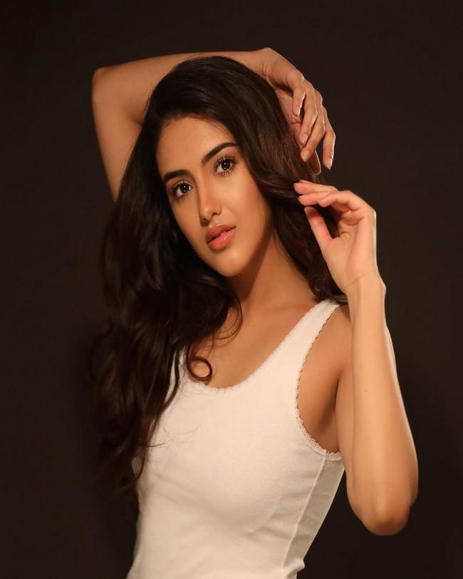 Malvika Sharma 7