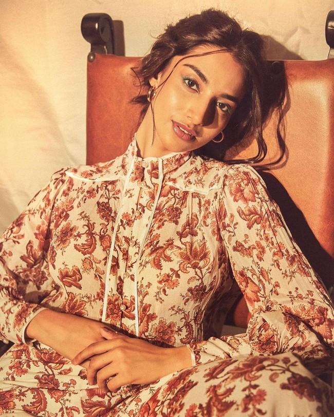 Meenakshii Chaudhary 2
