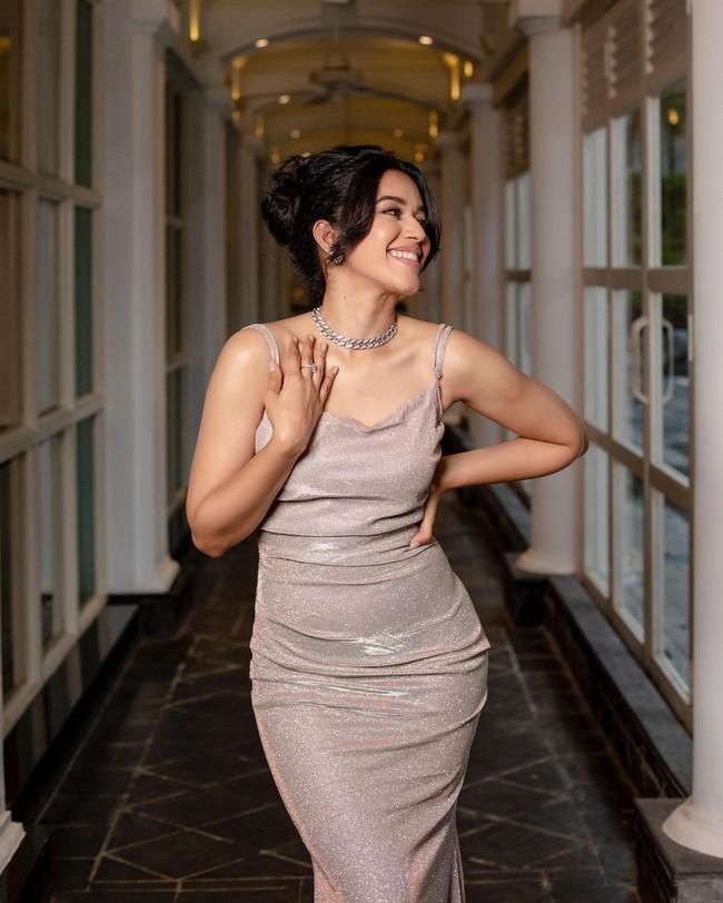 Mirnalini Ravi 10