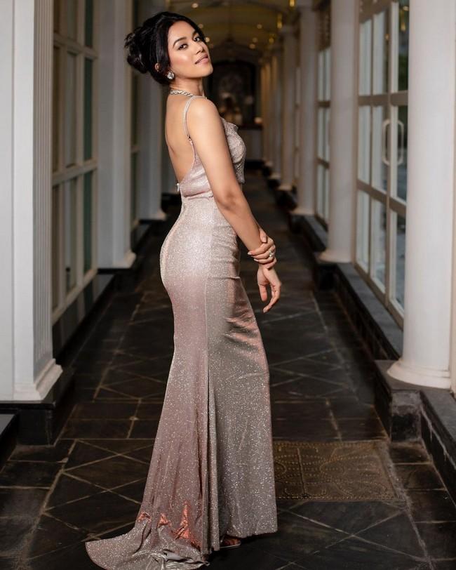 Mirnalini Ravi 8