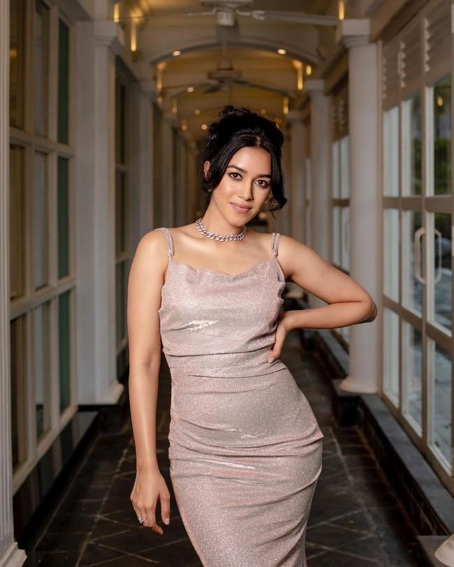 Mirnalini Ravi 9