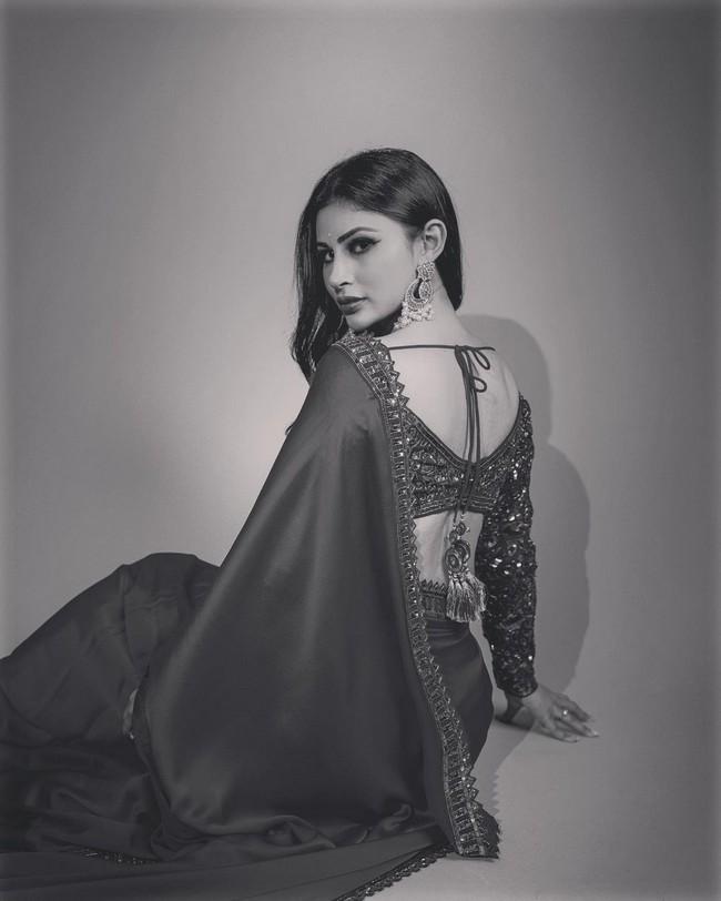 Mouni Roy 2