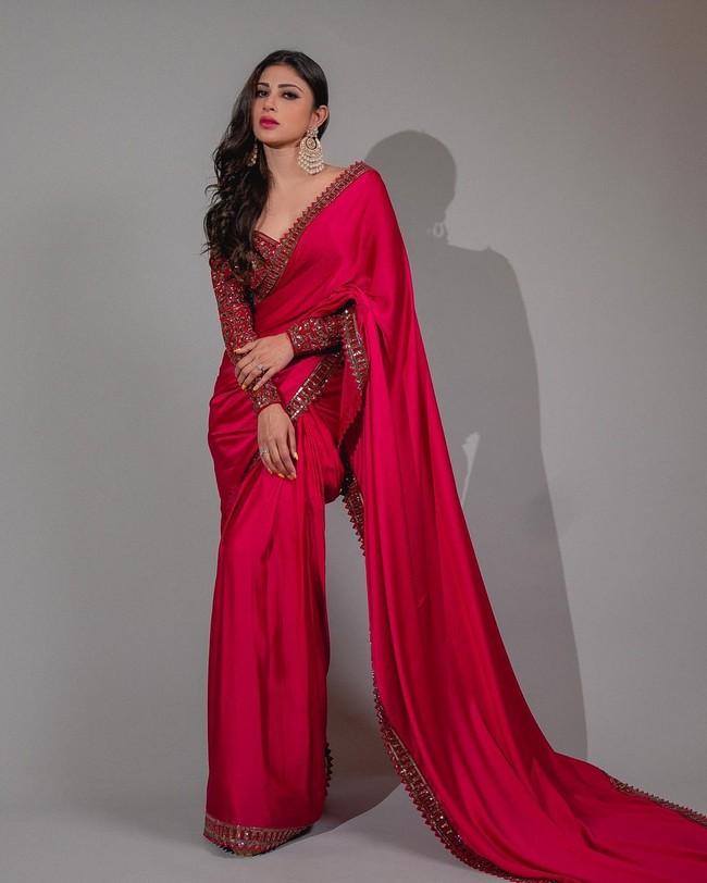 Mouni Roy 5