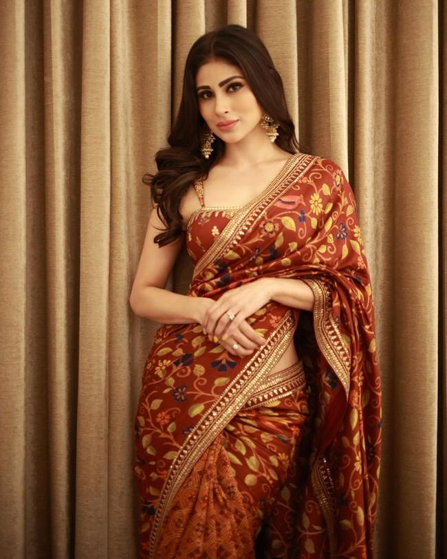 Mouni Roy 9