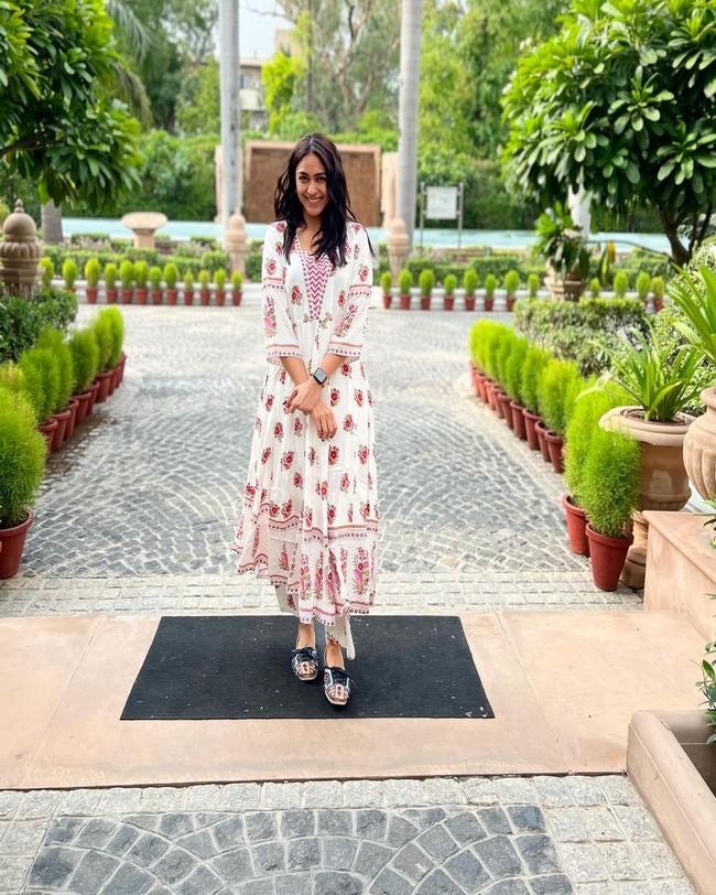 Mrunal Thakur 10