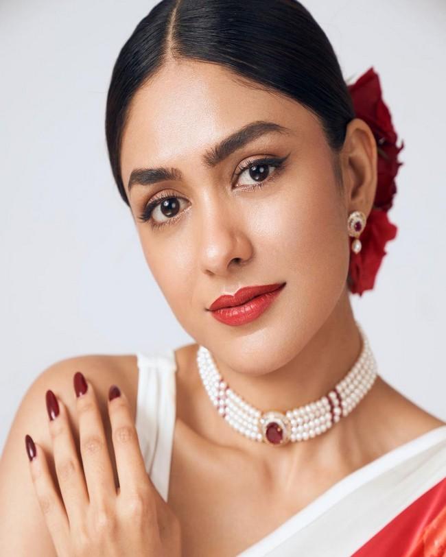 Mrunal Thakur 2