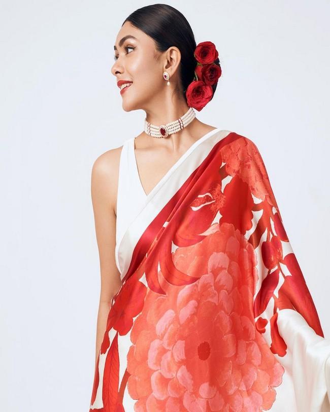 Mrunal Thakur 3