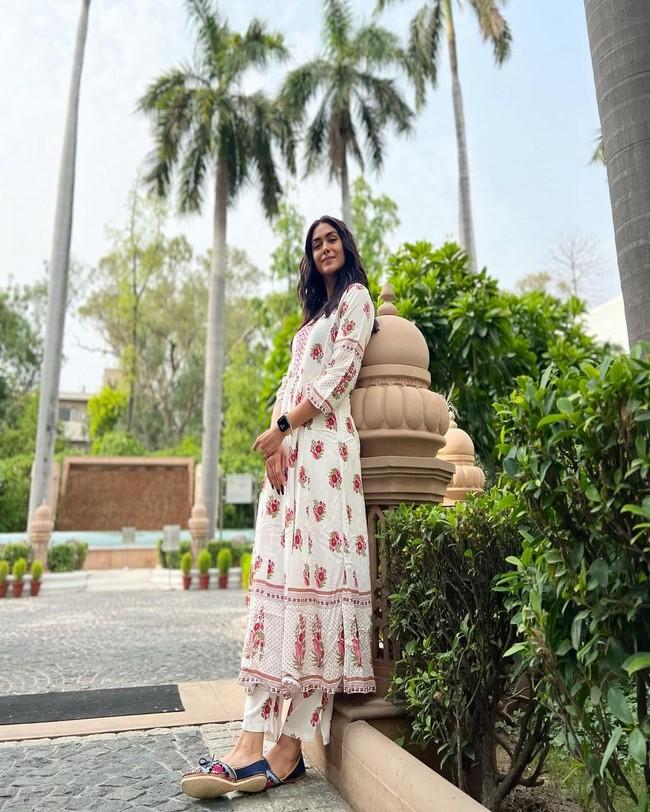 Mrunal Thakur 8