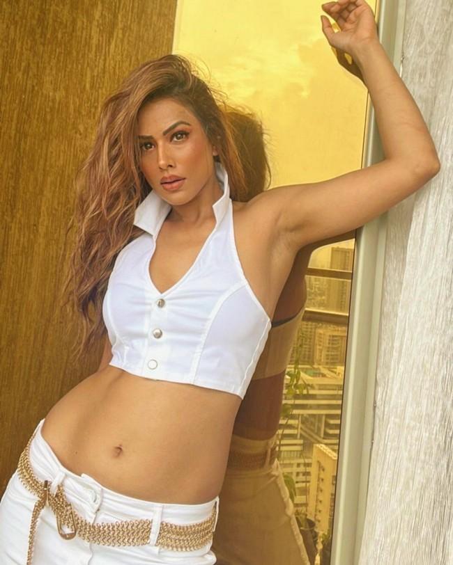 Nia Sharma 17