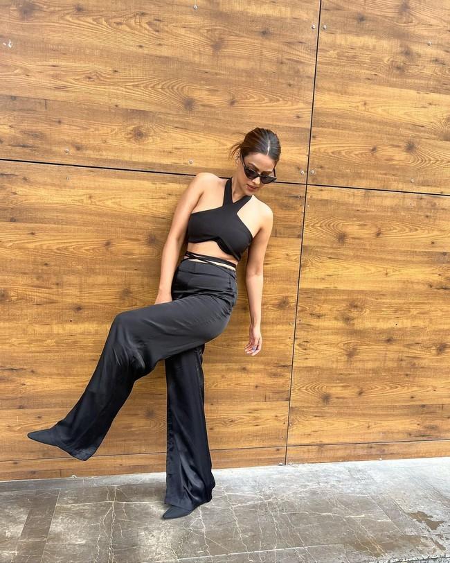 Nia Sharma 7