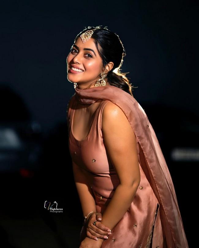 Poorna 11