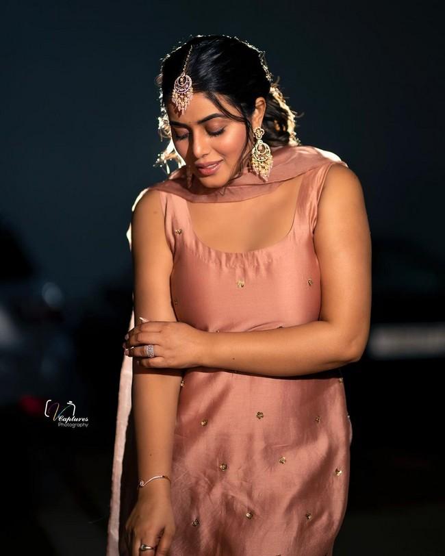 Poorna 12