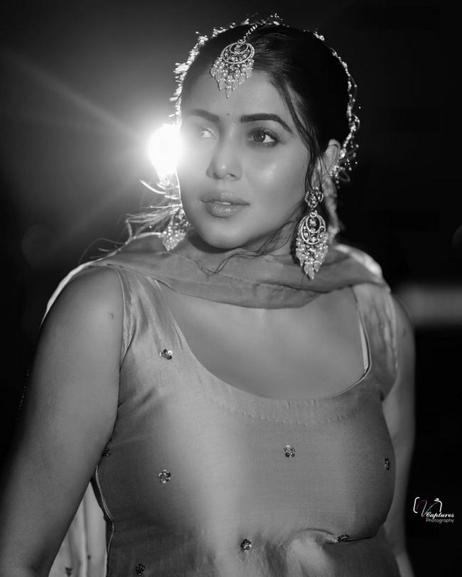 Poorna 16