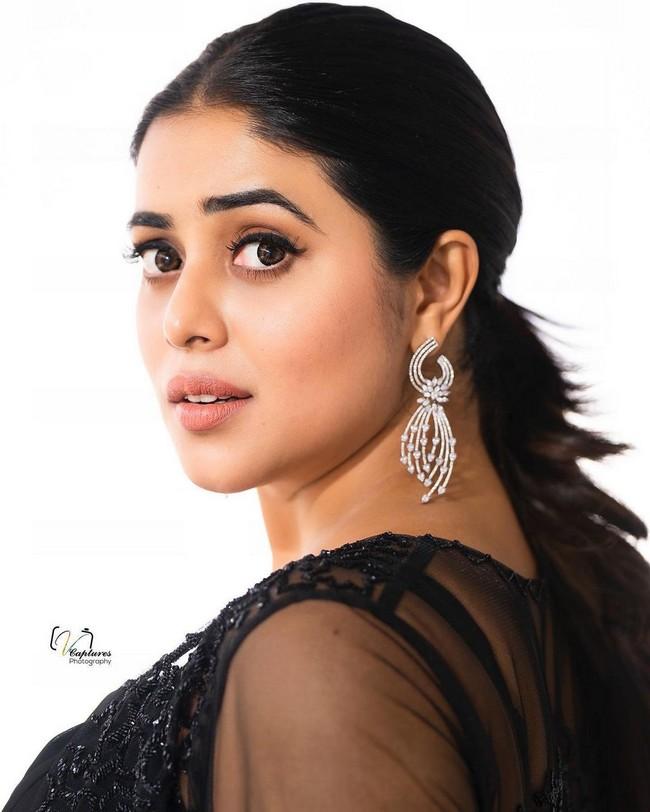 Poorna 2