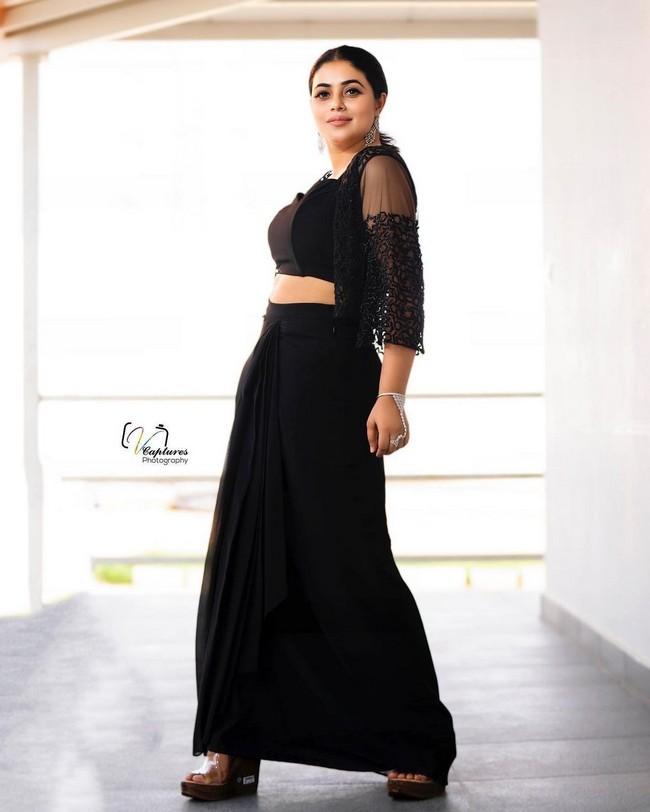 Poorna 5