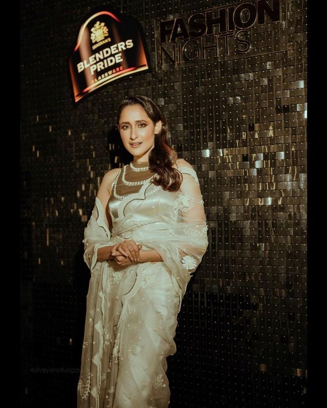 Pragya Jaiswal 11