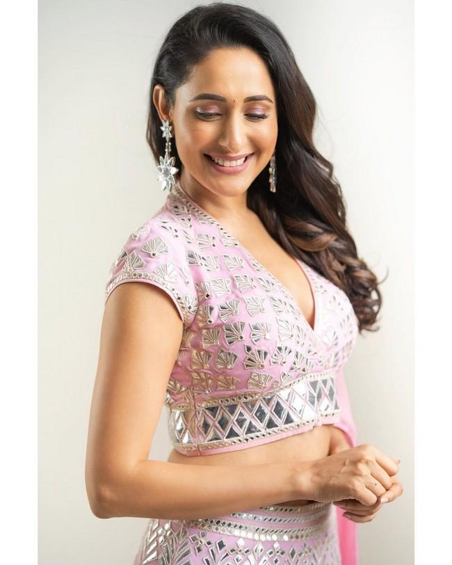 Pragya Jaiswal 14