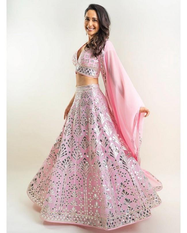 Pragya Jaiswal 15