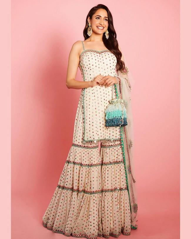 Pragya Jaiswal 3