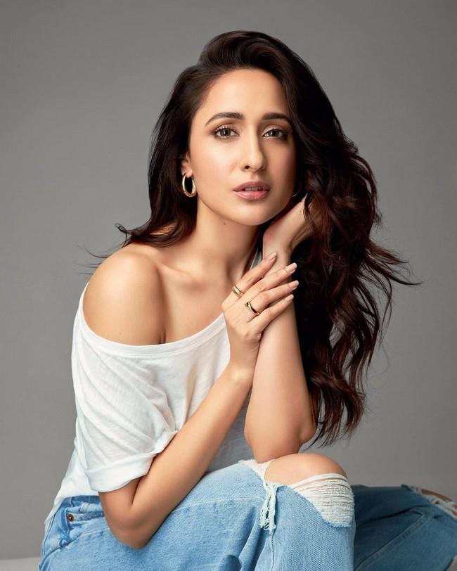 Pragya Jaiswal 9