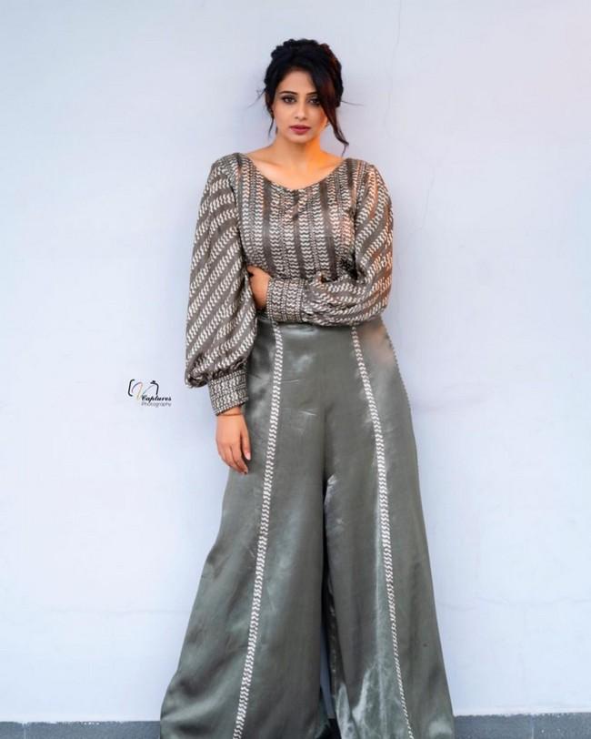 Priya Mani 10
