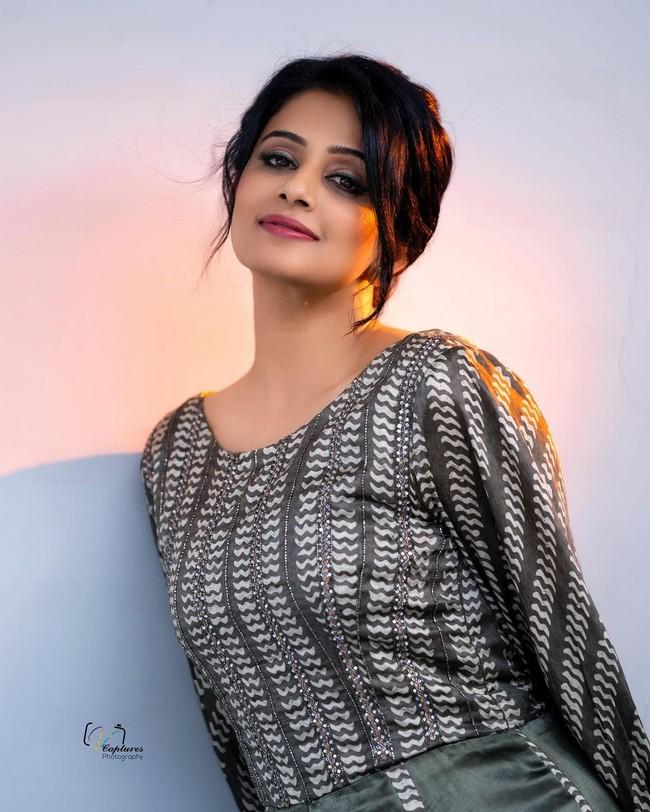 Priya Mani 16