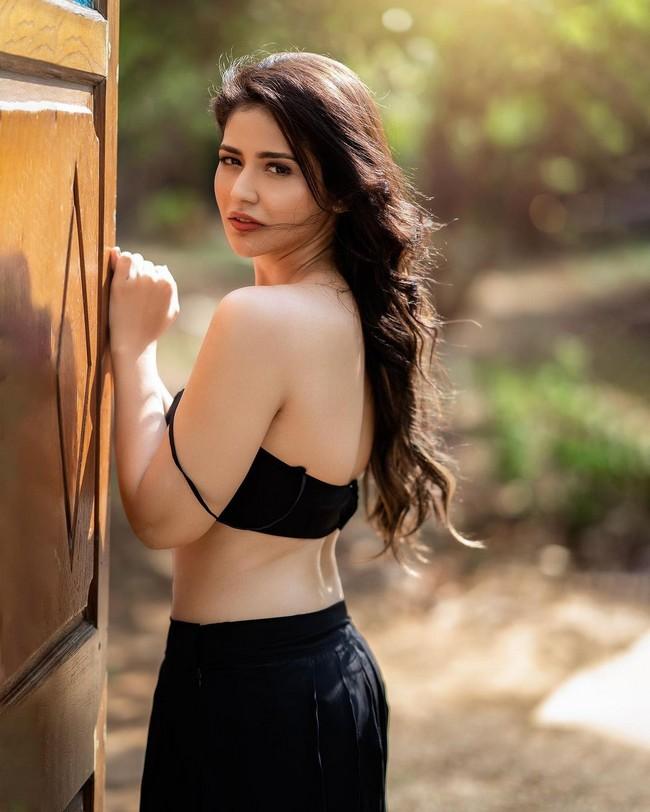 Priyanka Jawalkar 9
