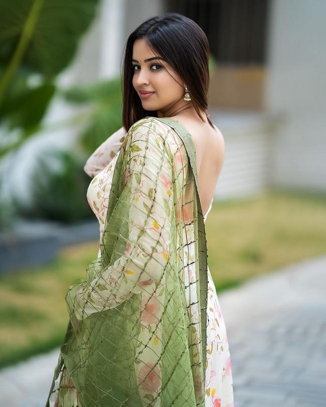 Pujita Ponnada 4