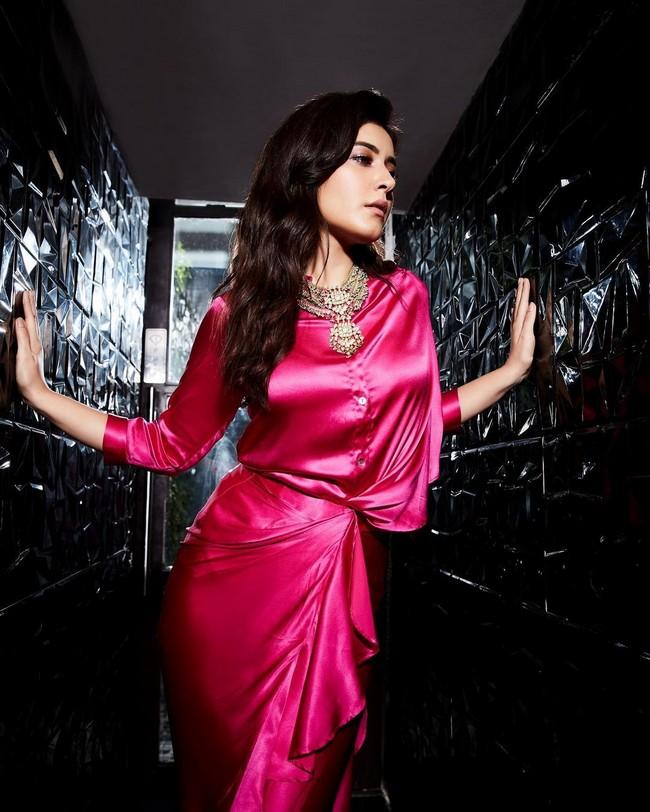 Raashii Khanna 3