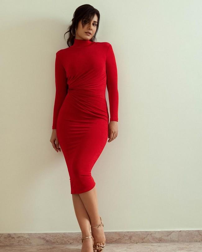 Raashii Khanna 6