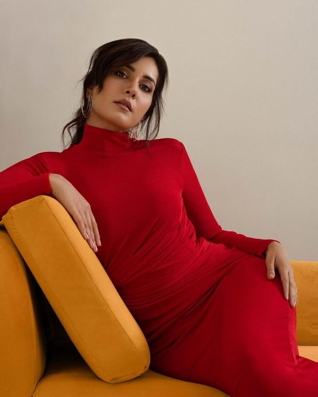 Raashii Khanna 8