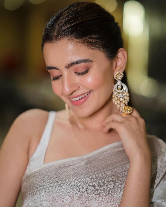 Rukshar Dhillon 6