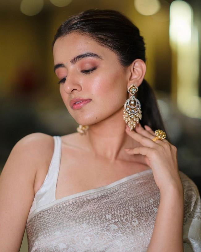 Rukshar Dhillon 9