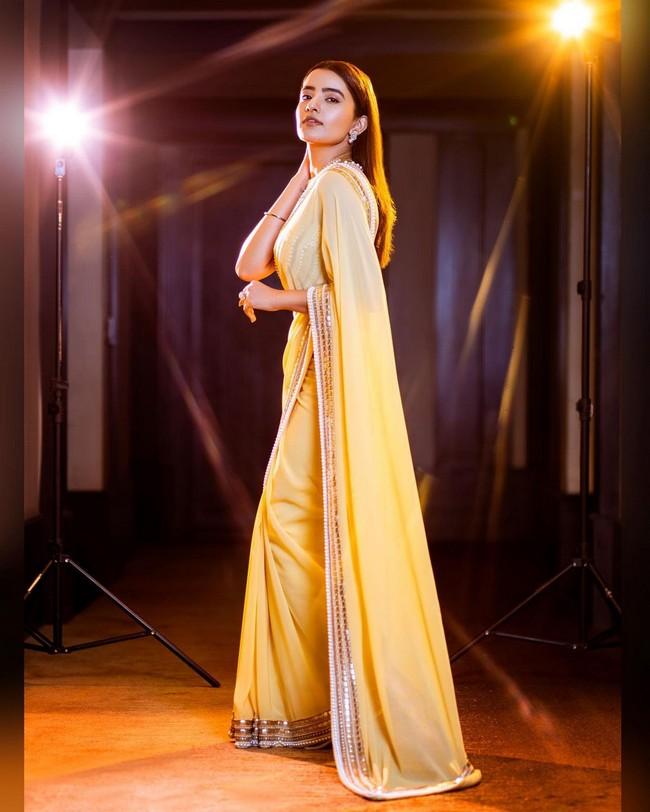 Rukshar Dhillon 7