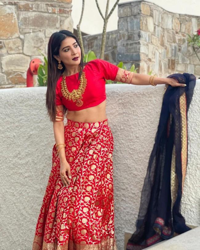 Sakshi Agarwal 3