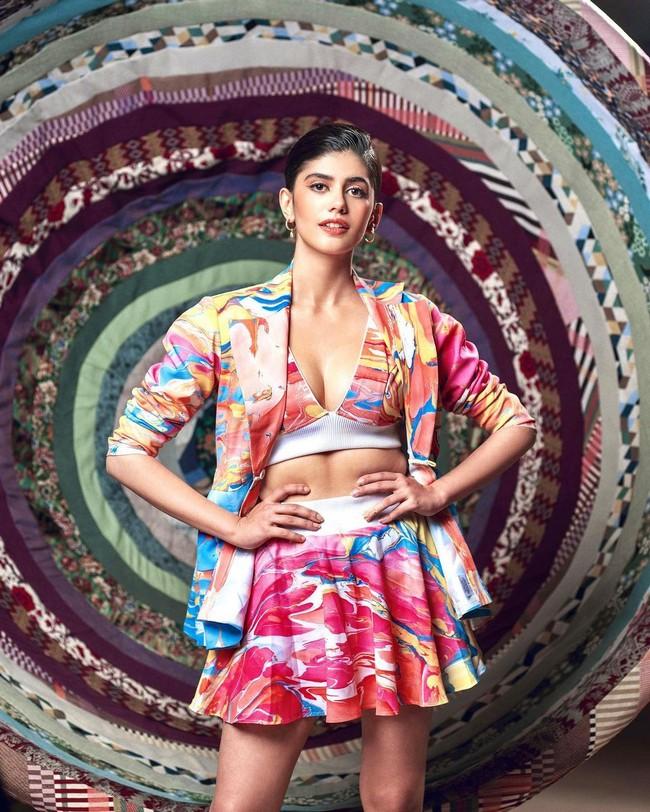 Sanjana Sanghi 3