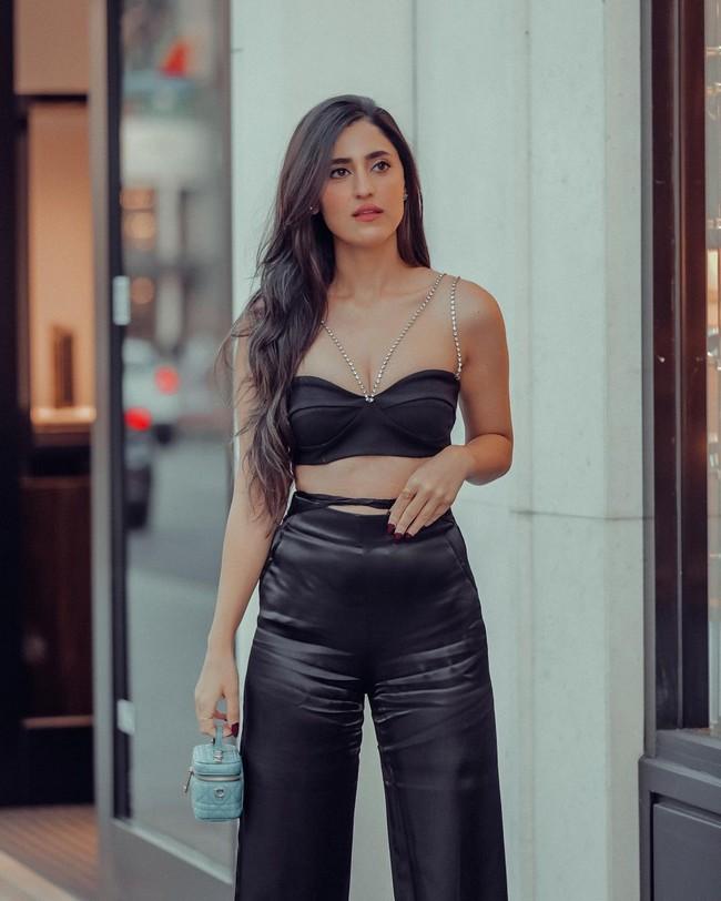 Shivani Raina 11