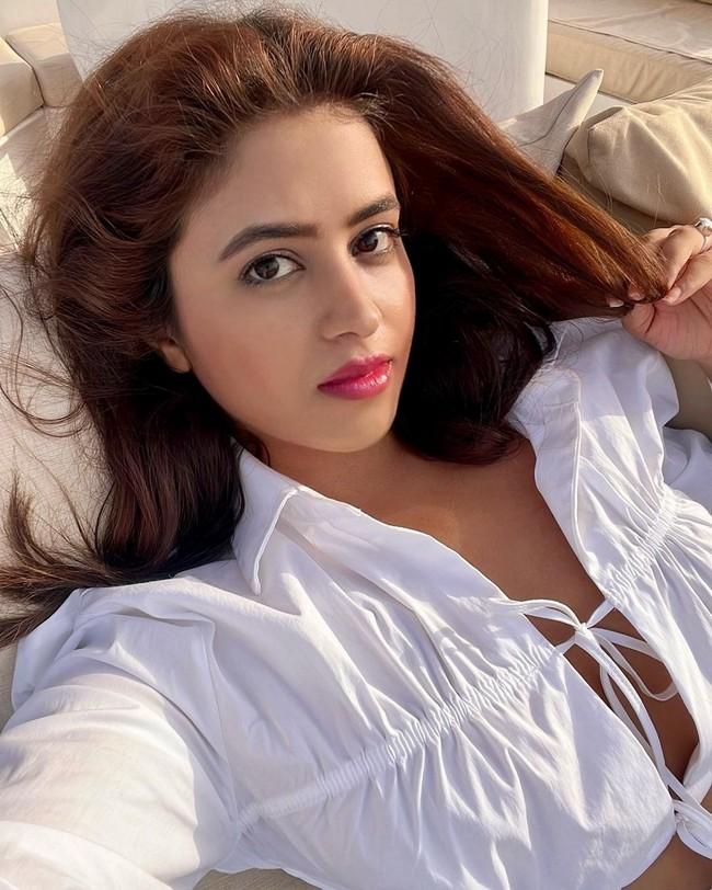 Shobhita Rana 8
