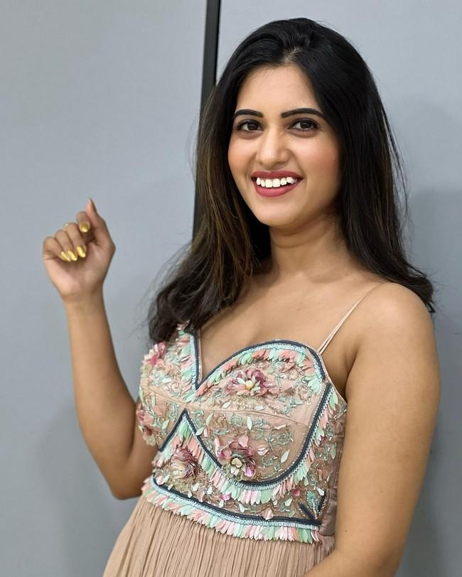 Sravanthi 14