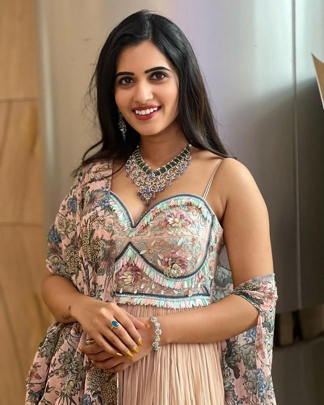 Sravanthi 16