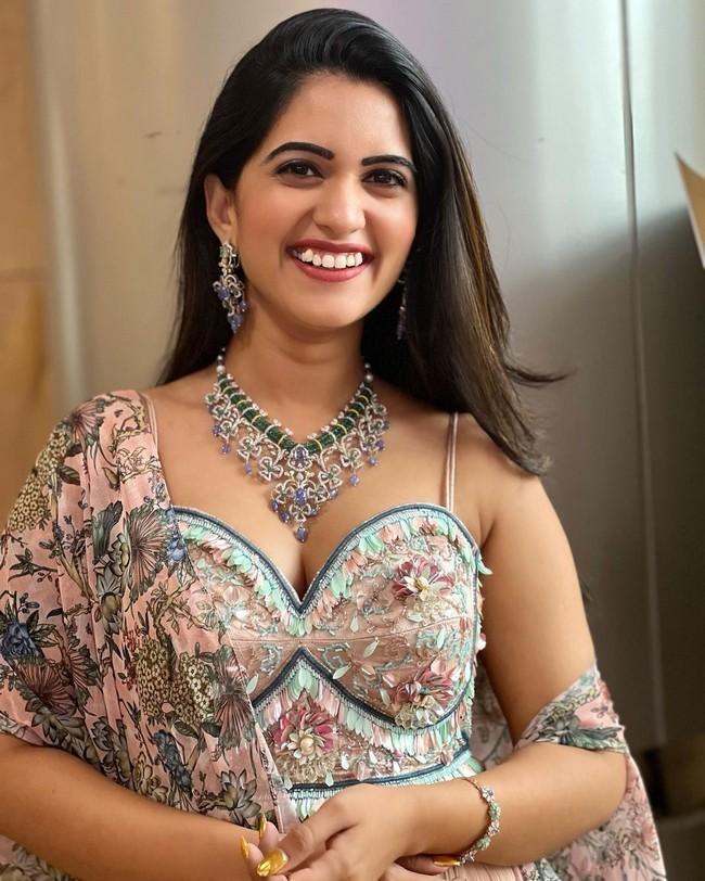 Sravanthi 4