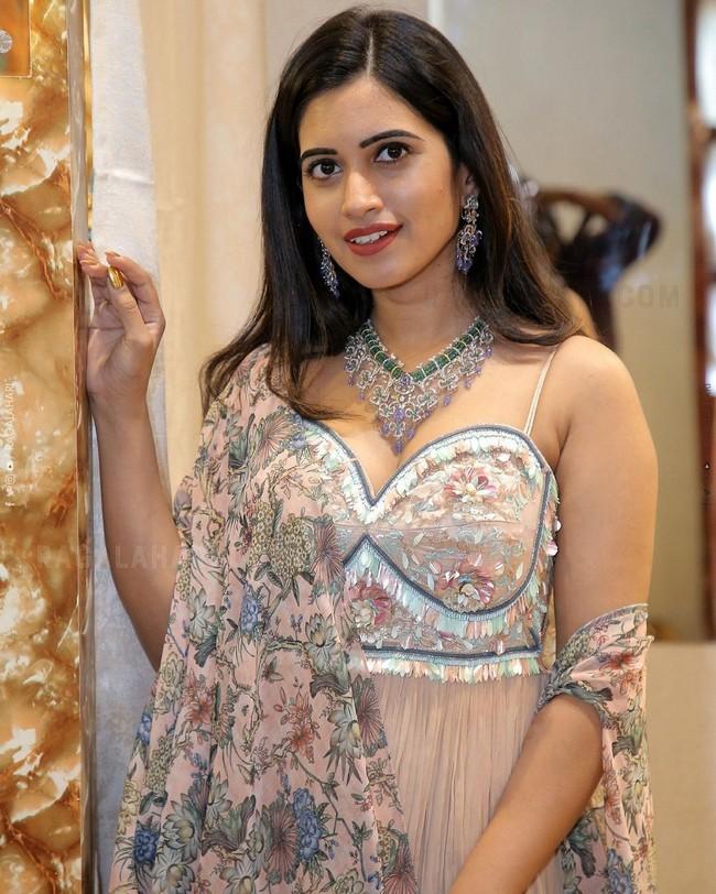 Sravanthi 6