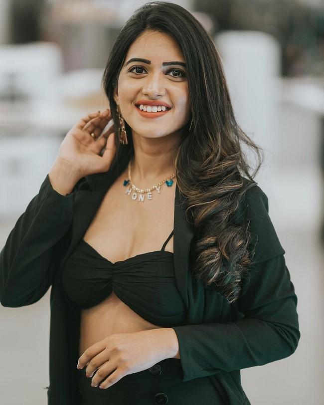 Sravanthi 14