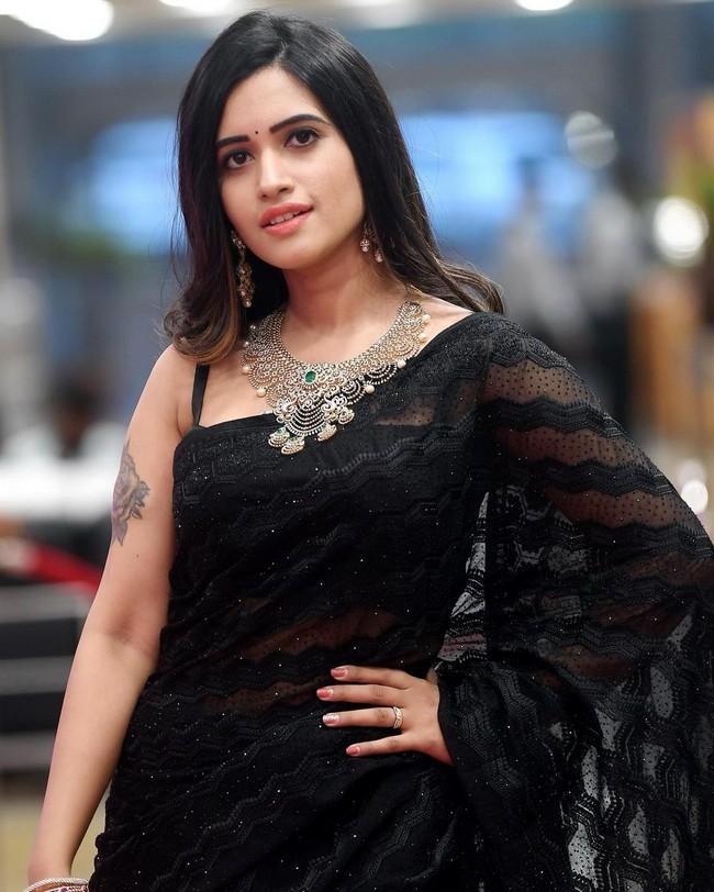 Sravanthi 6